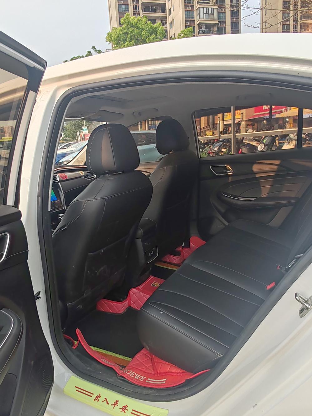 Roewe Roewe i5