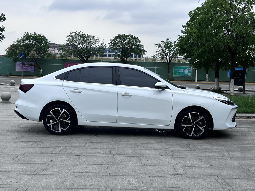 Roewe Roewe i5