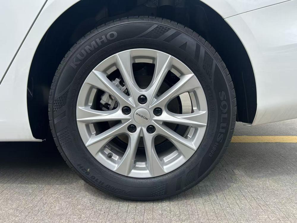 Roewe Roewe i5