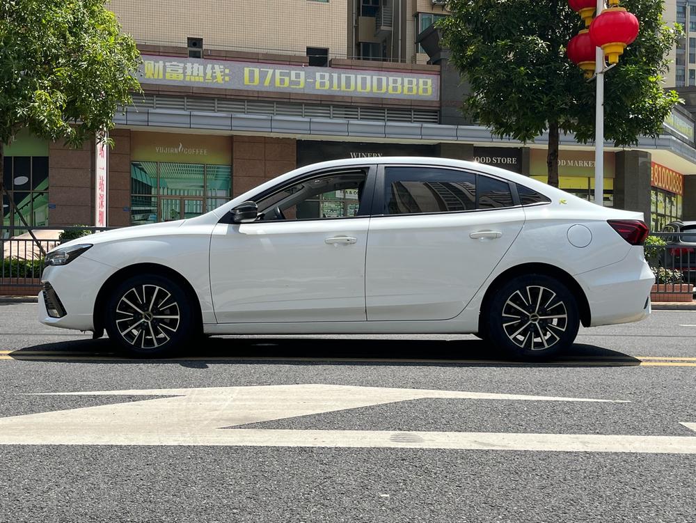 Roewe Roewe i5