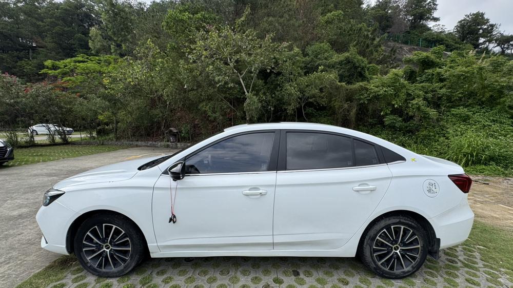 Roewe Roewe i5