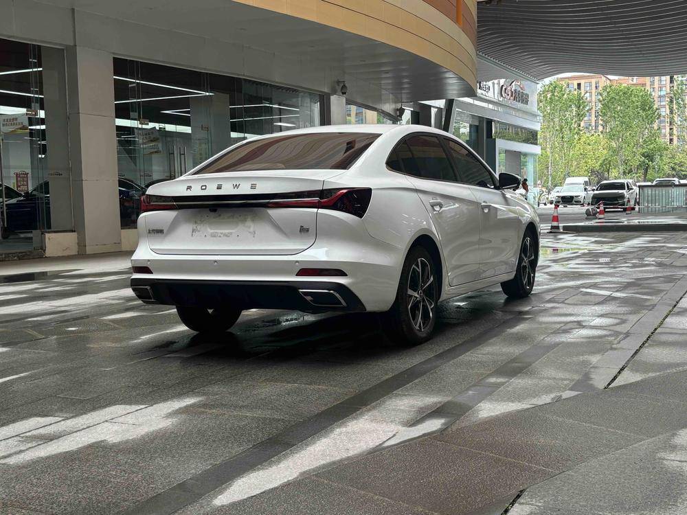 Roewe Roewe i5