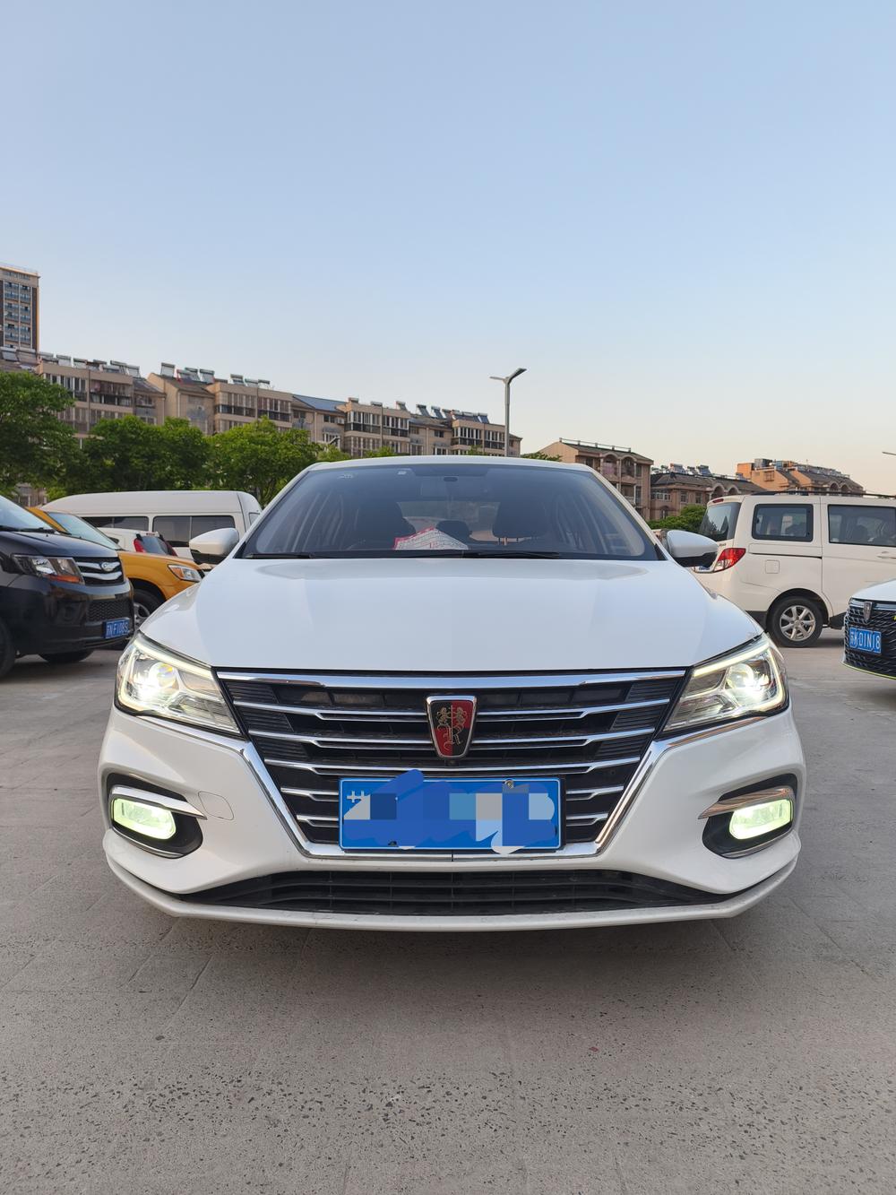 Roewe Roewe i5