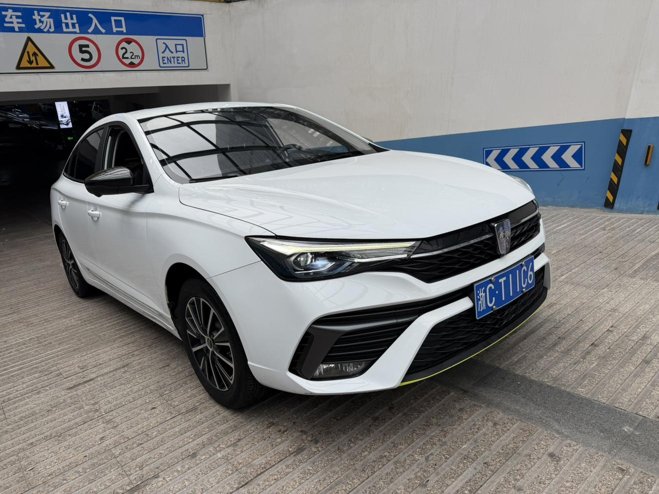 Roewe Roewe i5