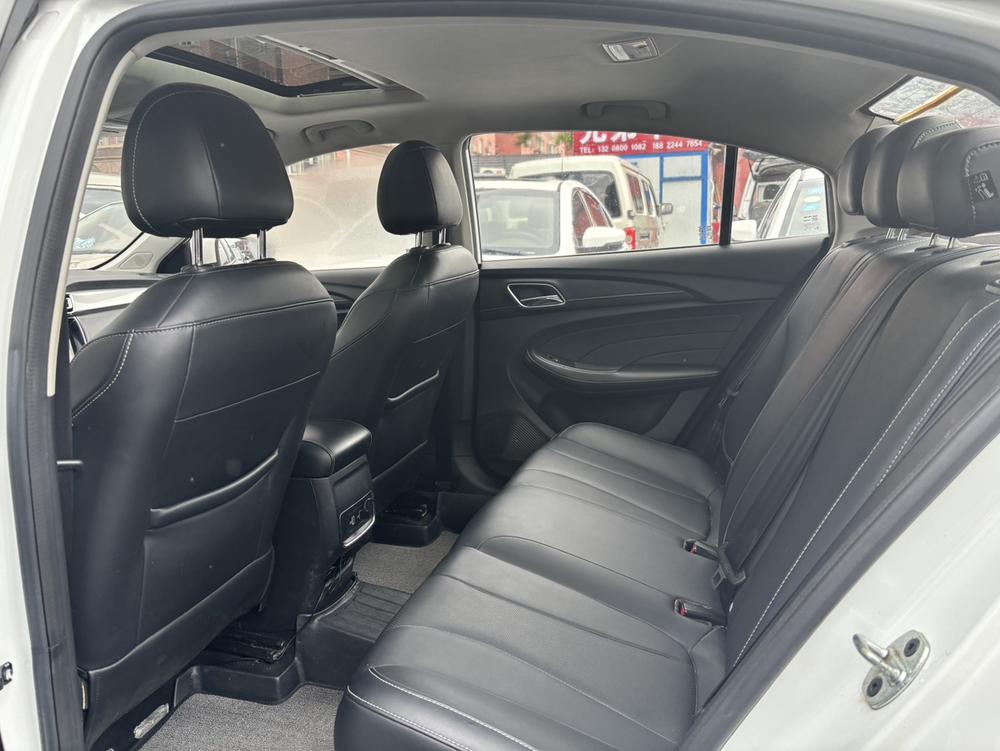 Roewe Roewe i5