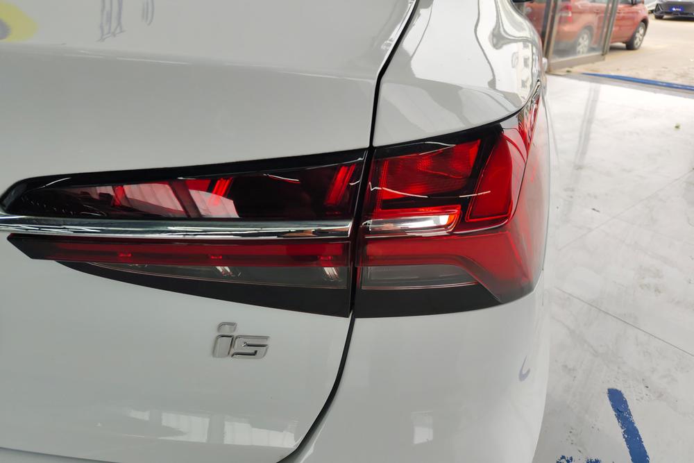 Roewe Roewe i5