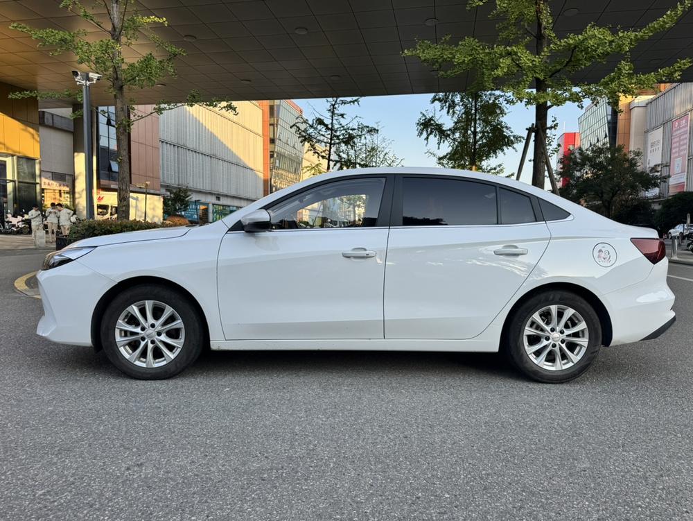 Roewe Roewe i5
