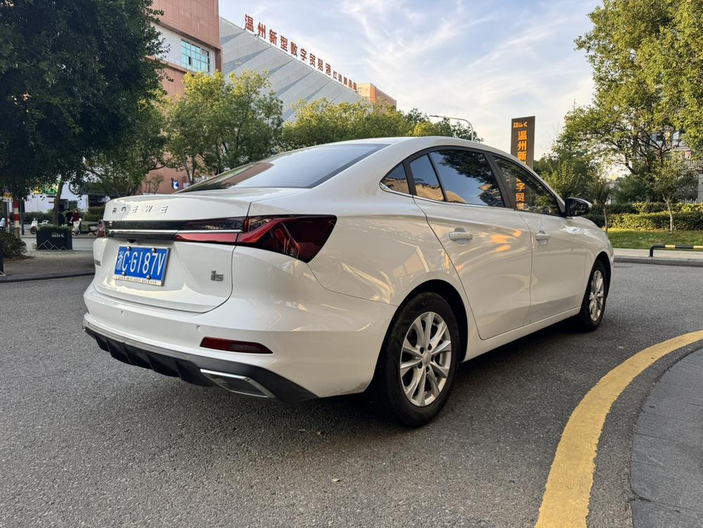 Roewe Roewe i5