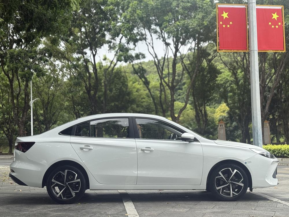 Roewe Roewe i5