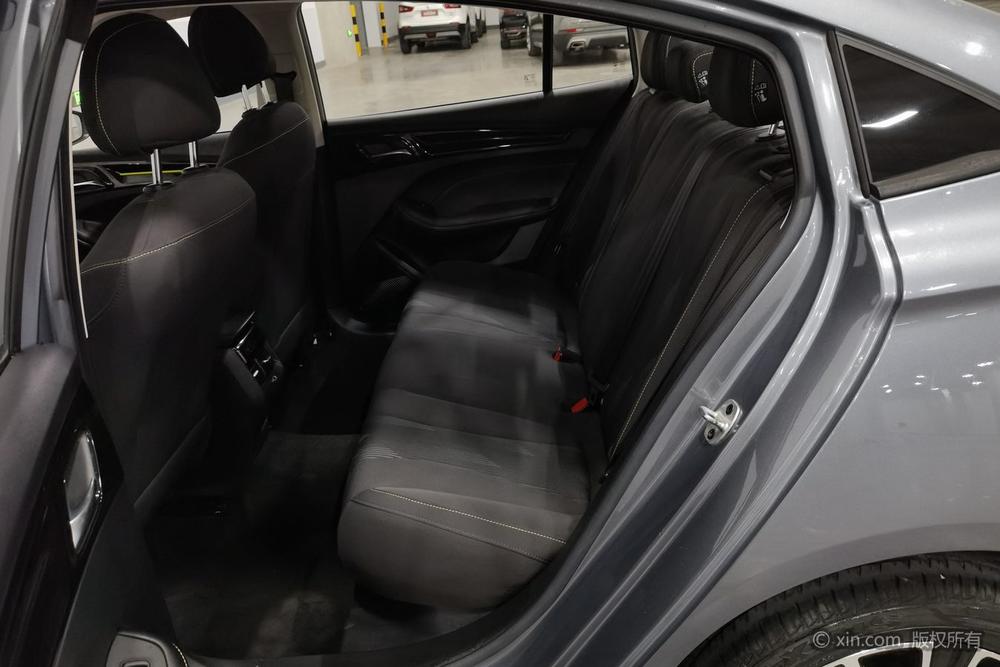 Roewe Roewe i5