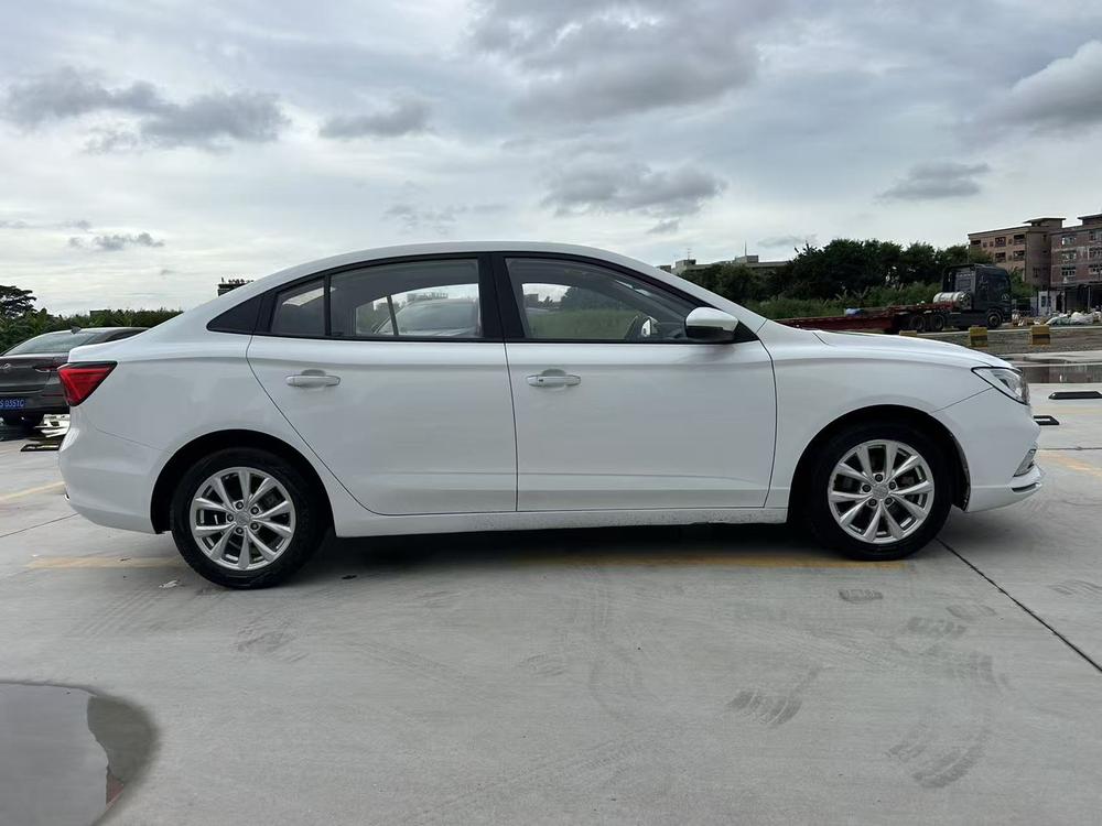 Roewe Roewe i5