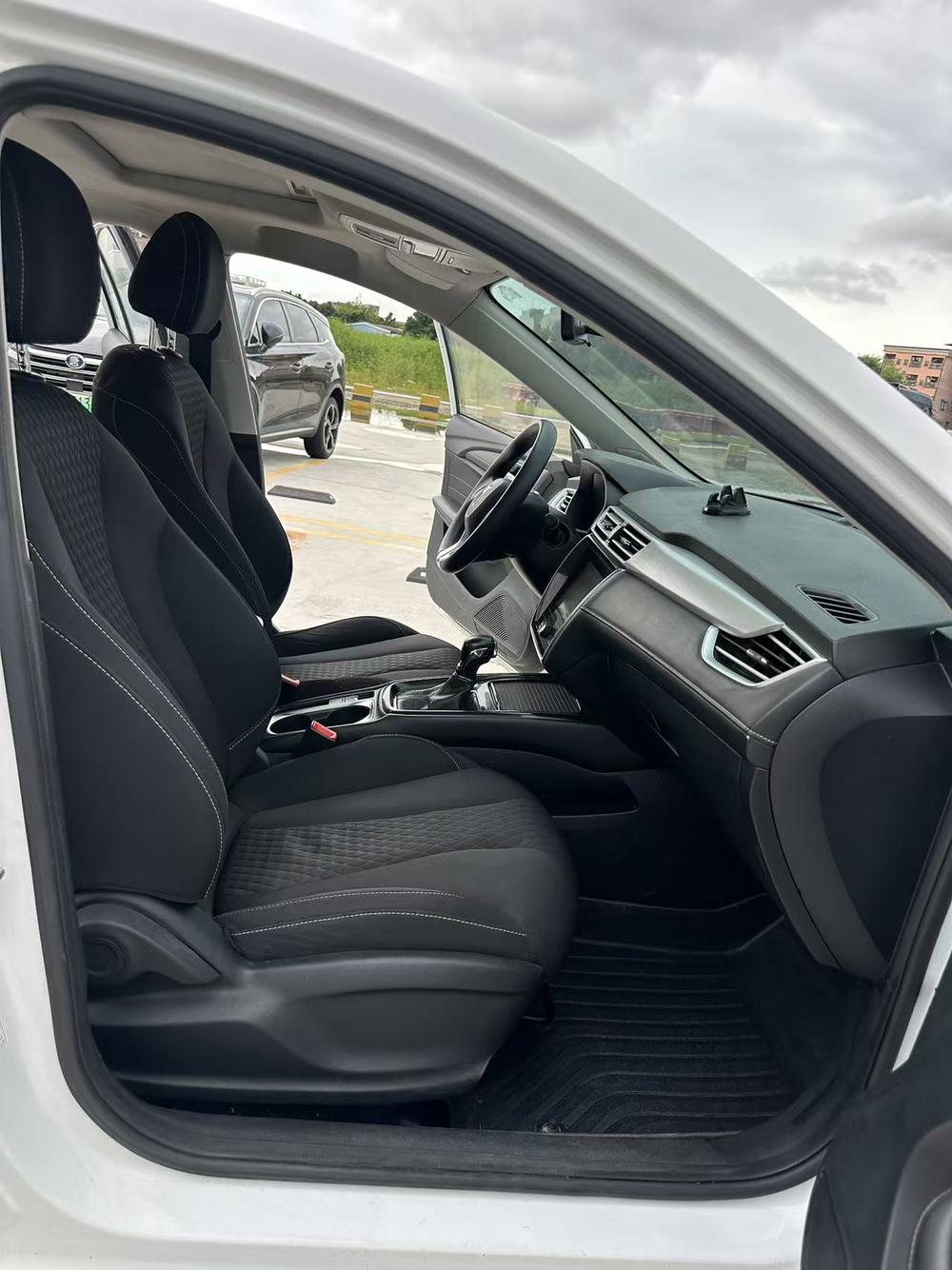 Roewe Roewe i5