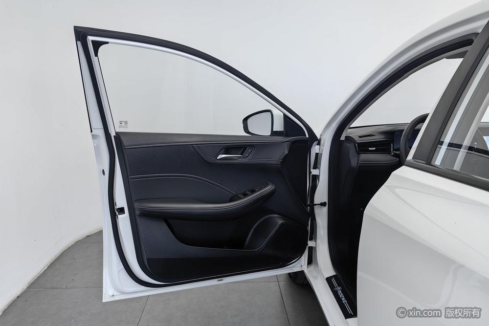 Roewe Roewe i5