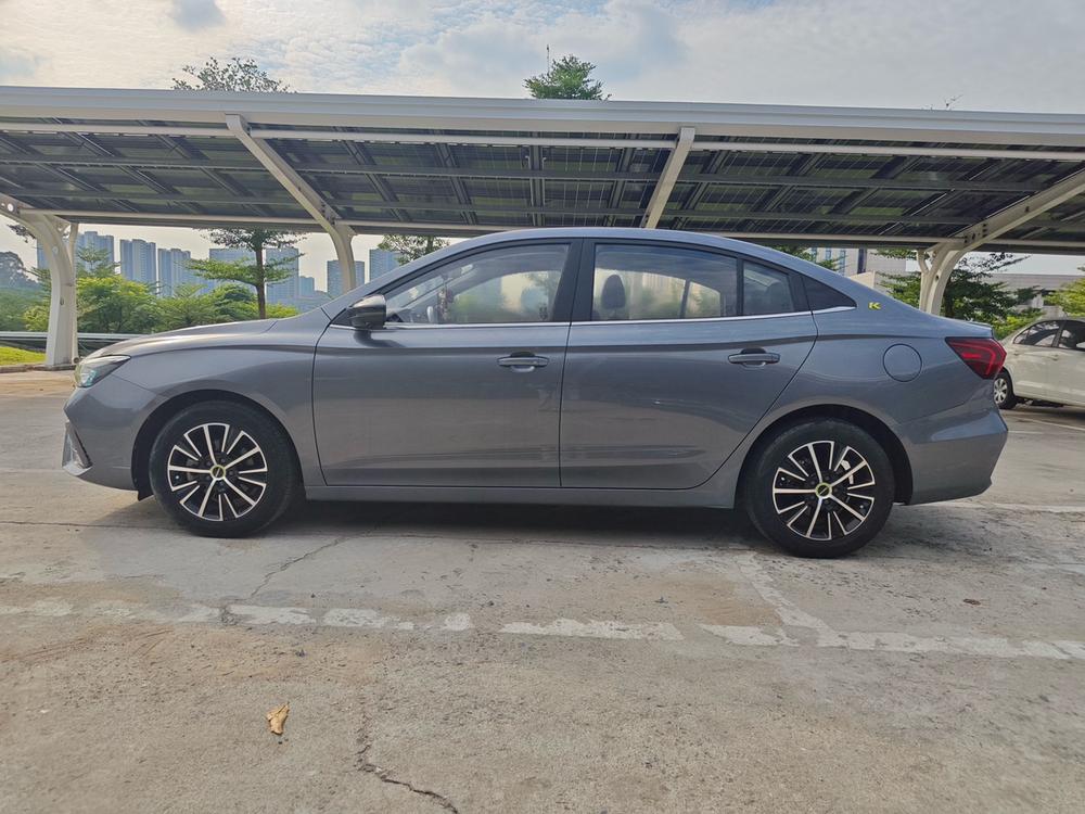 Roewe Roewe i5