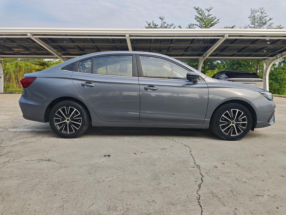 Roewe Roewe i5