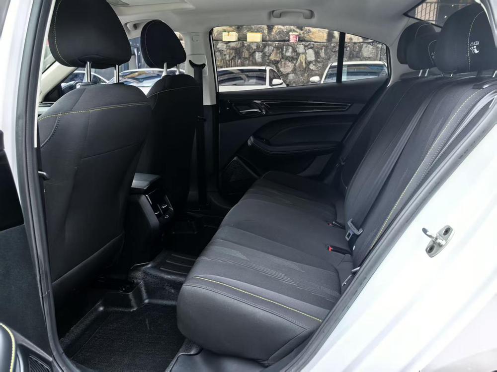 Roewe Roewe i5