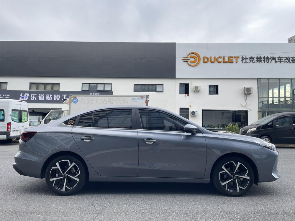 Roewe Roewe i5