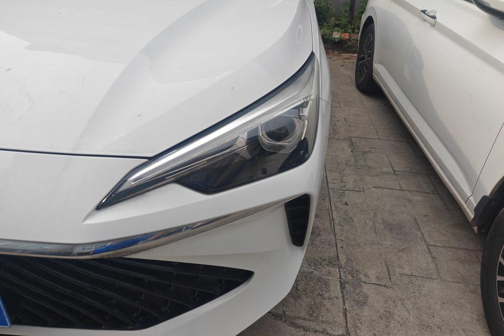 Roewe Roewe i5