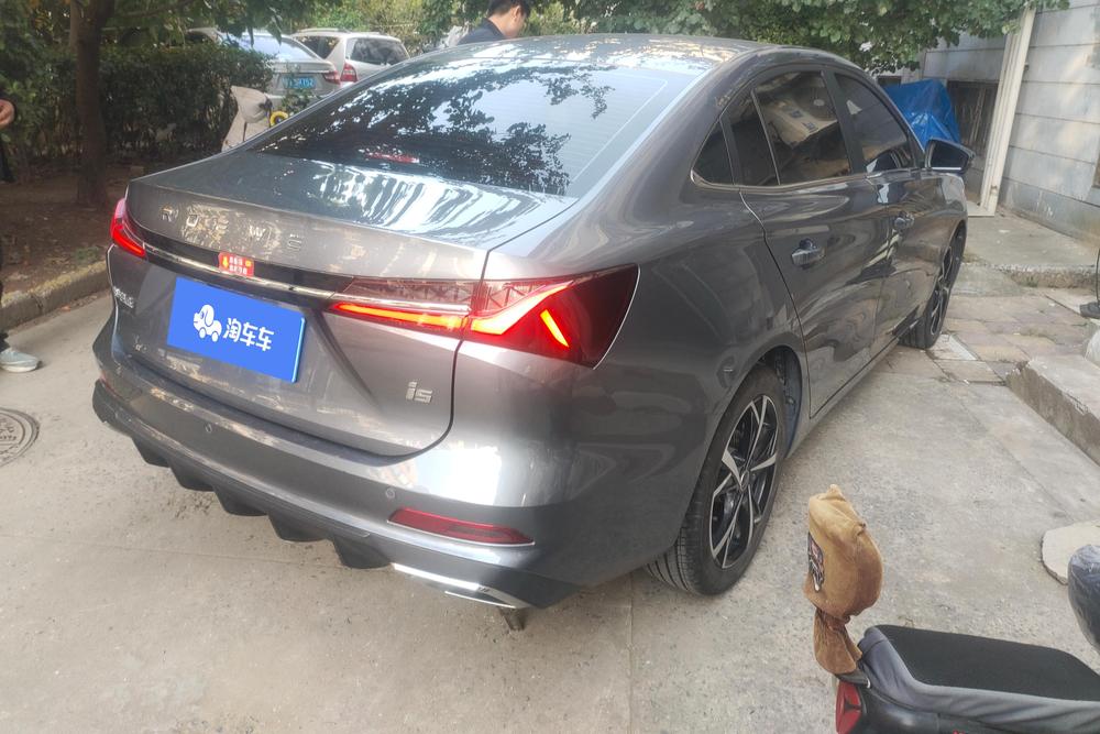 Roewe Roewe i5