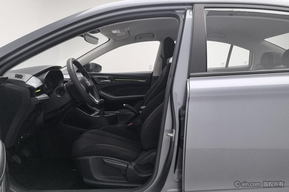 Roewe Roewe i5