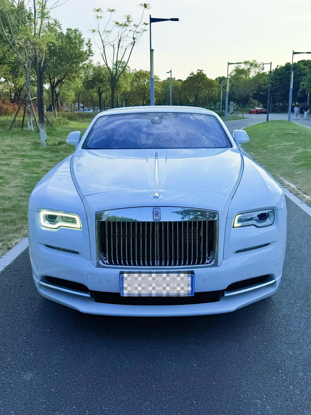 Rolls-Royce Dawn