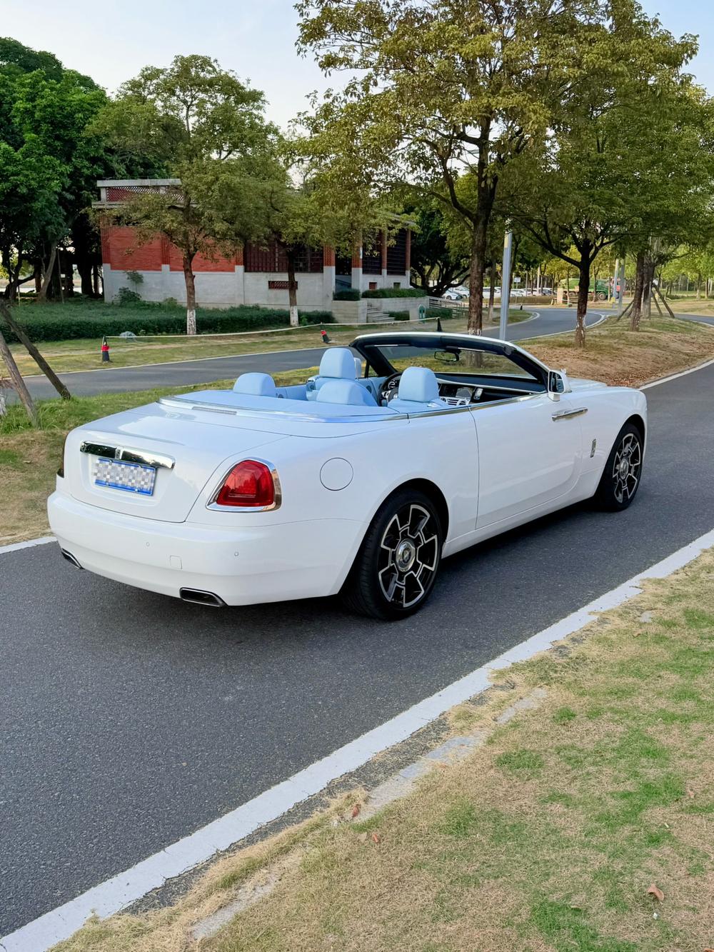 Rolls-Royce Dawn