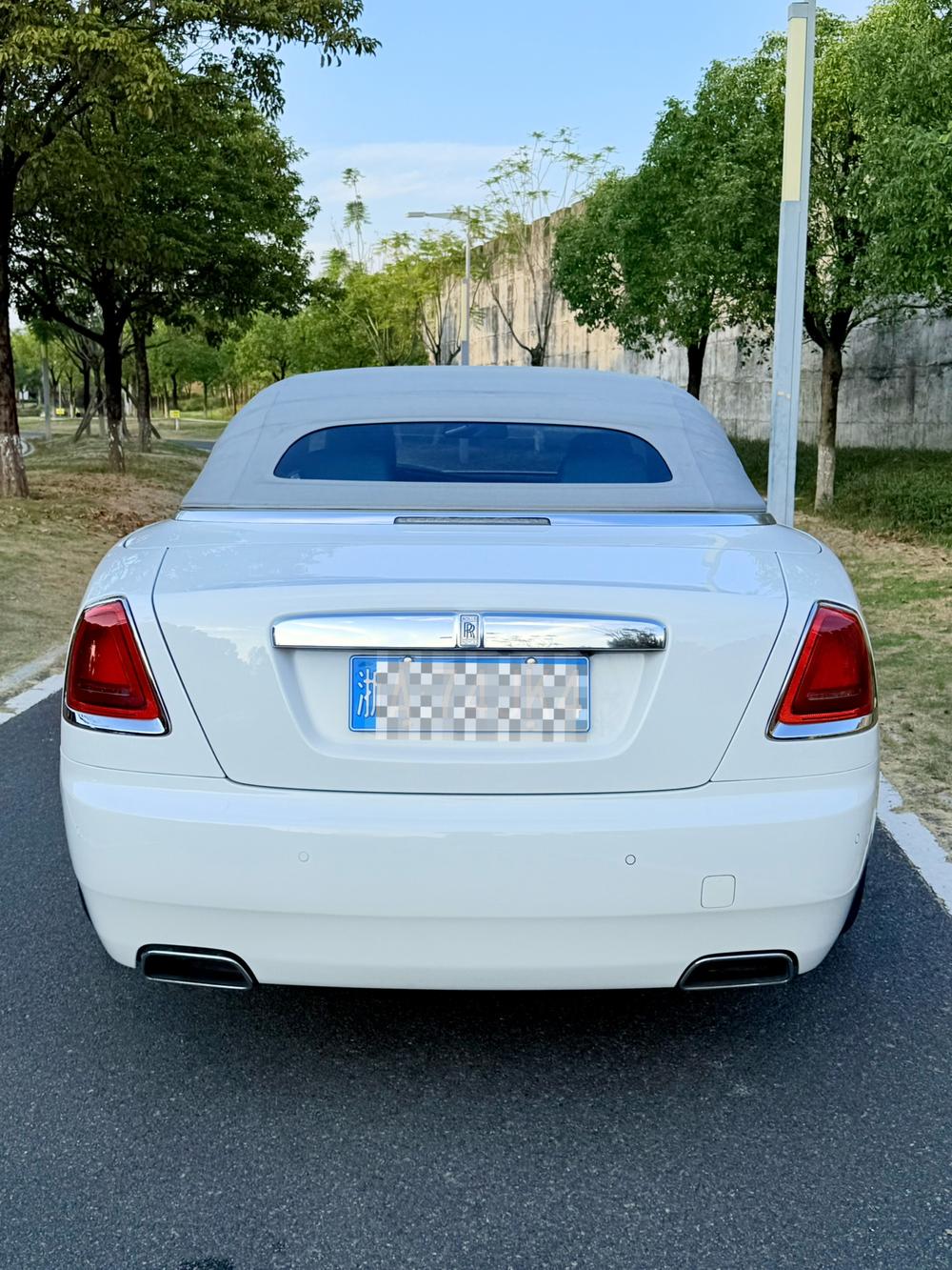 Rolls-Royce Dawn