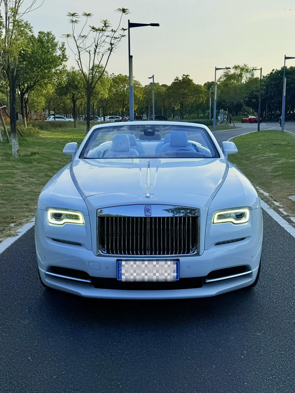 Rolls-Royce Dawn