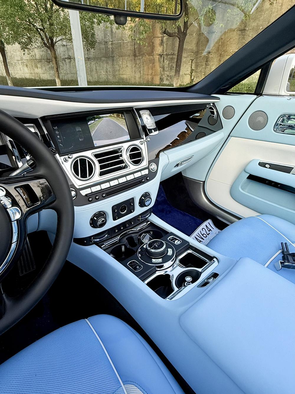 Rolls-Royce Dawn