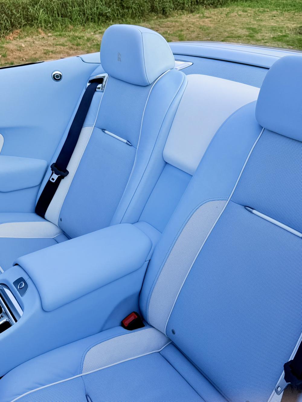 Rolls-Royce Dawn