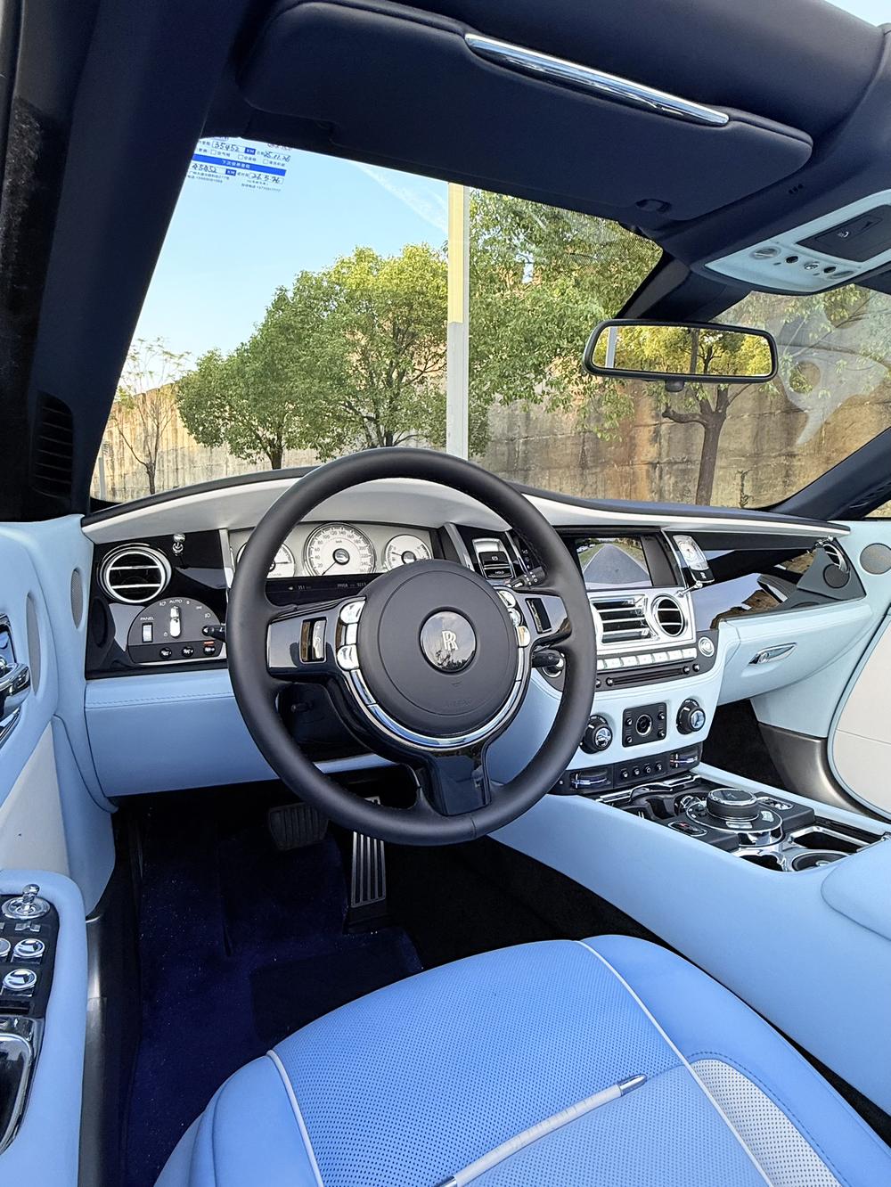 Rolls-Royce Dawn