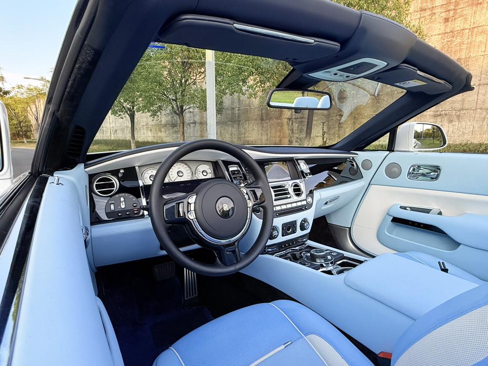 Rolls-Royce Dawn