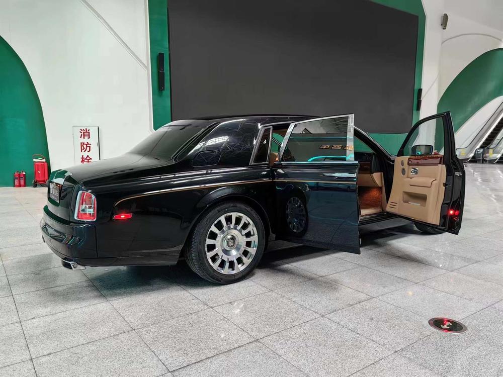 Rolls-Royce Phantom