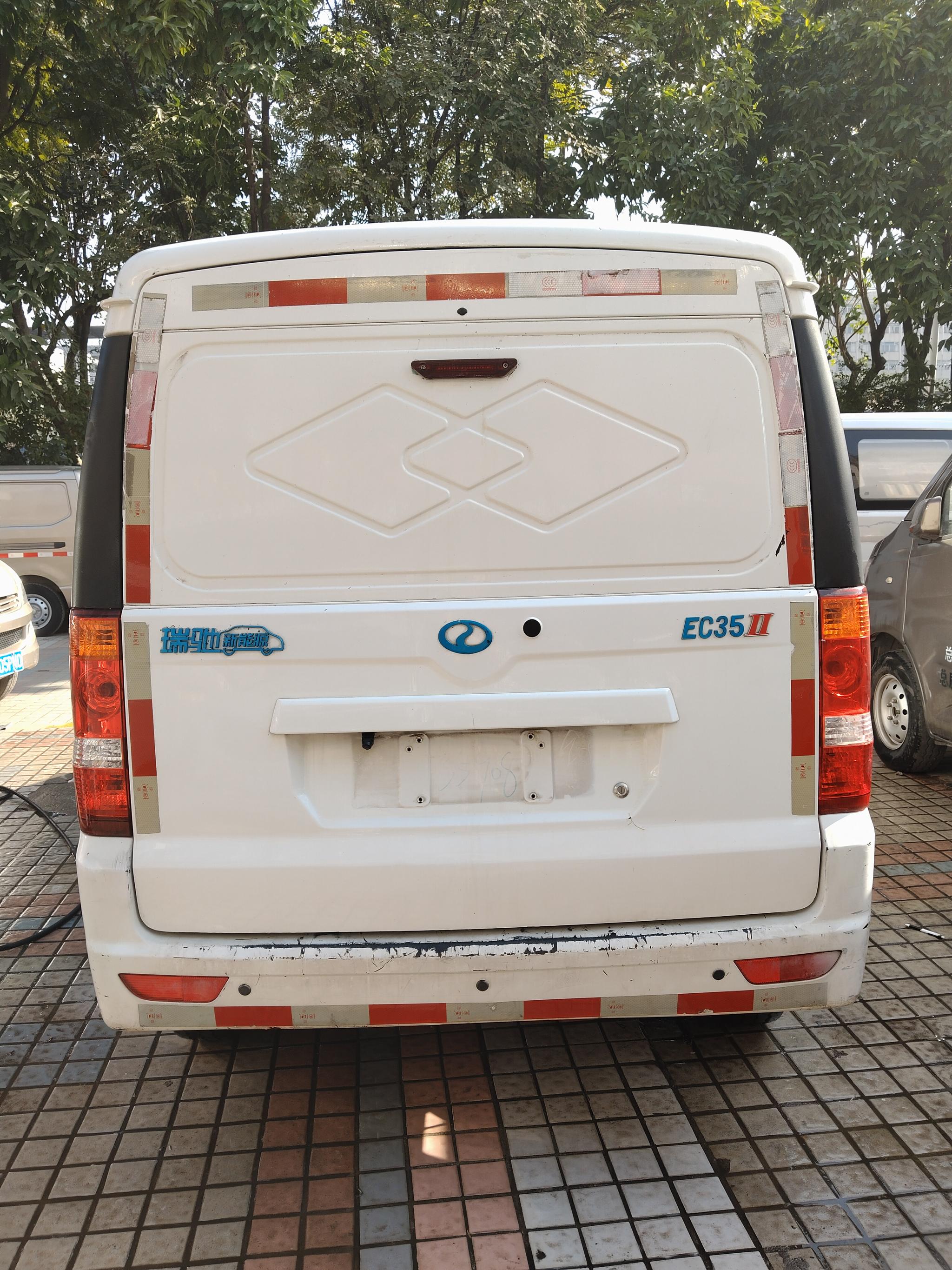 Ruichi Ruichi EC35
