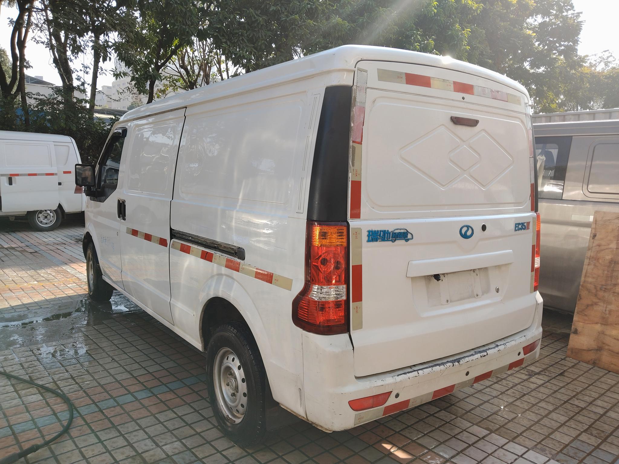 Ruichi Ruichi EC35