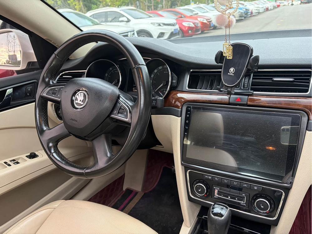 Skoda Superb