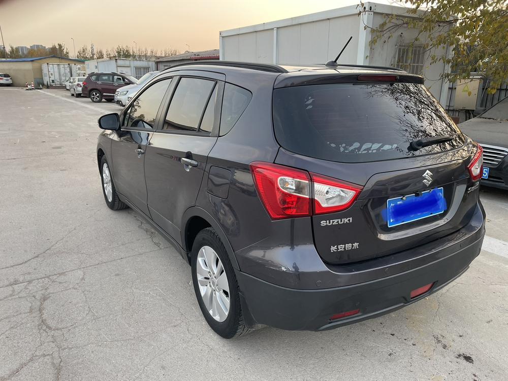 Suzuki S-Cross