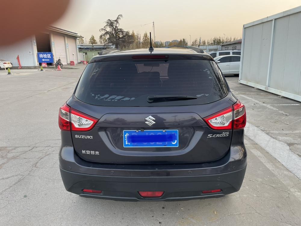 Suzuki S-Cross