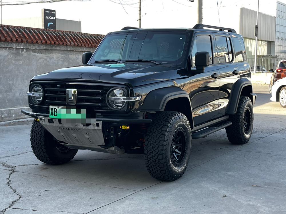Tank Tank 300 Hi4-T