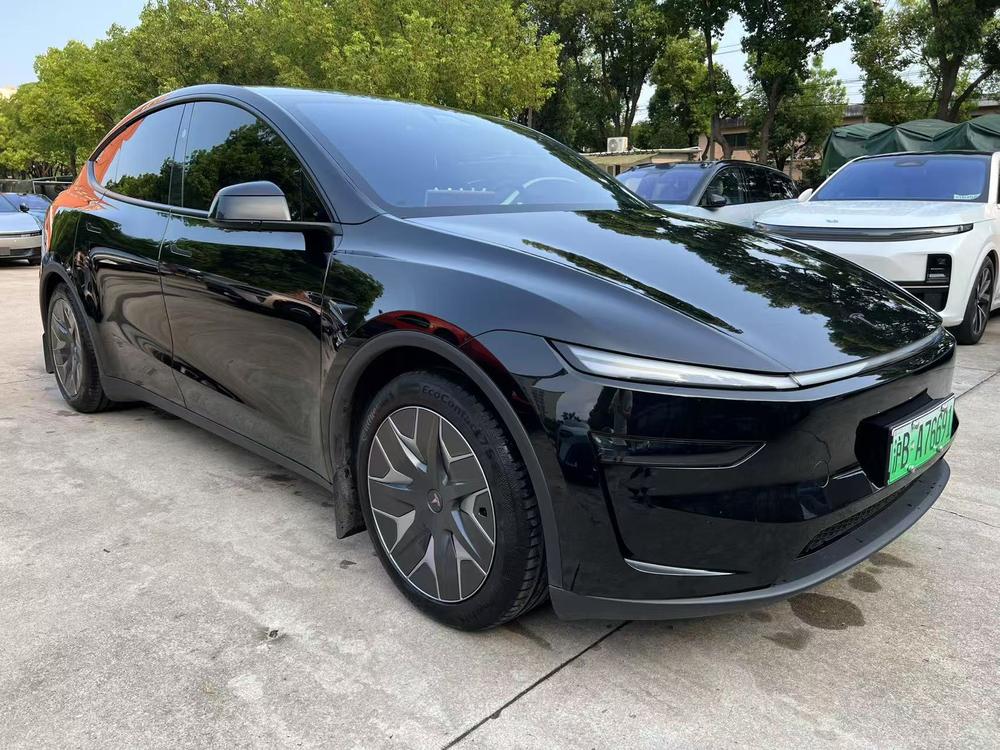 Tesla Model Y L