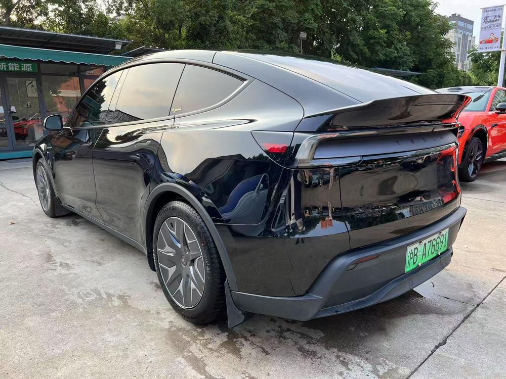 Tesla Model Y L