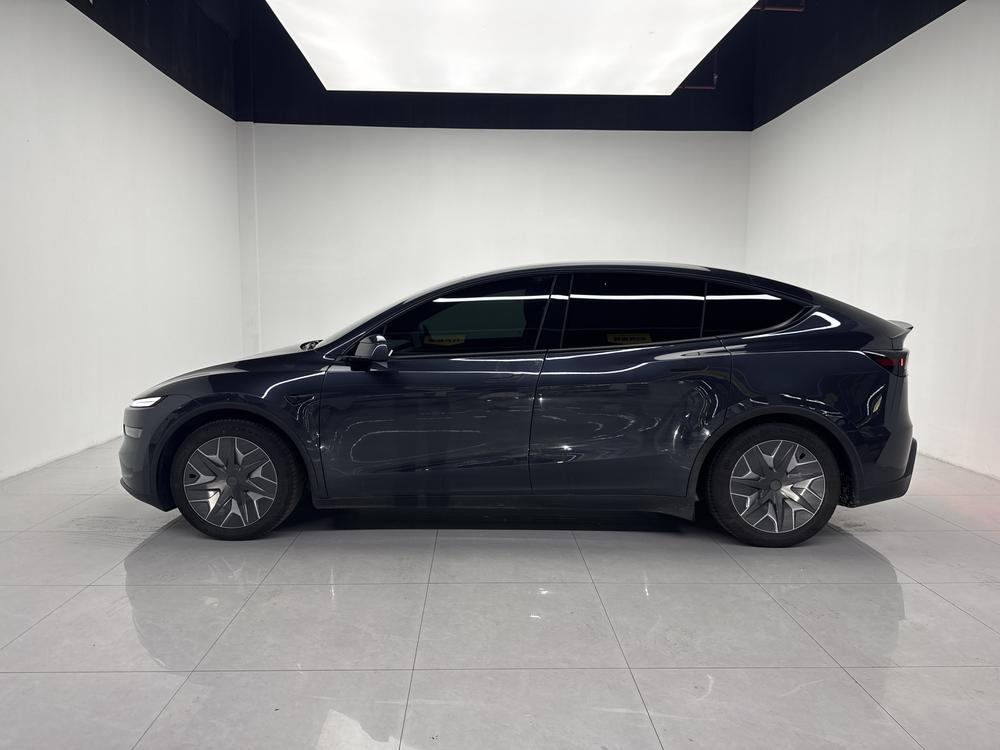 Tesla Model Y L