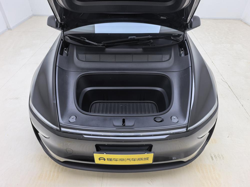 Tesla Model Y L
