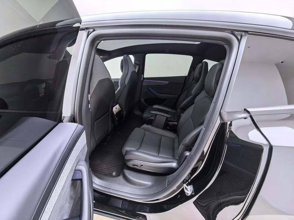 Tesla Model Y L