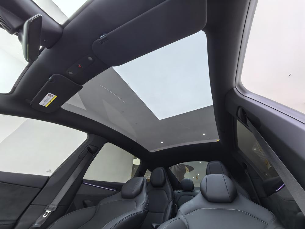 Tesla Model Y L