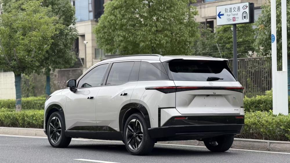 Toyota Bozhi 3X
