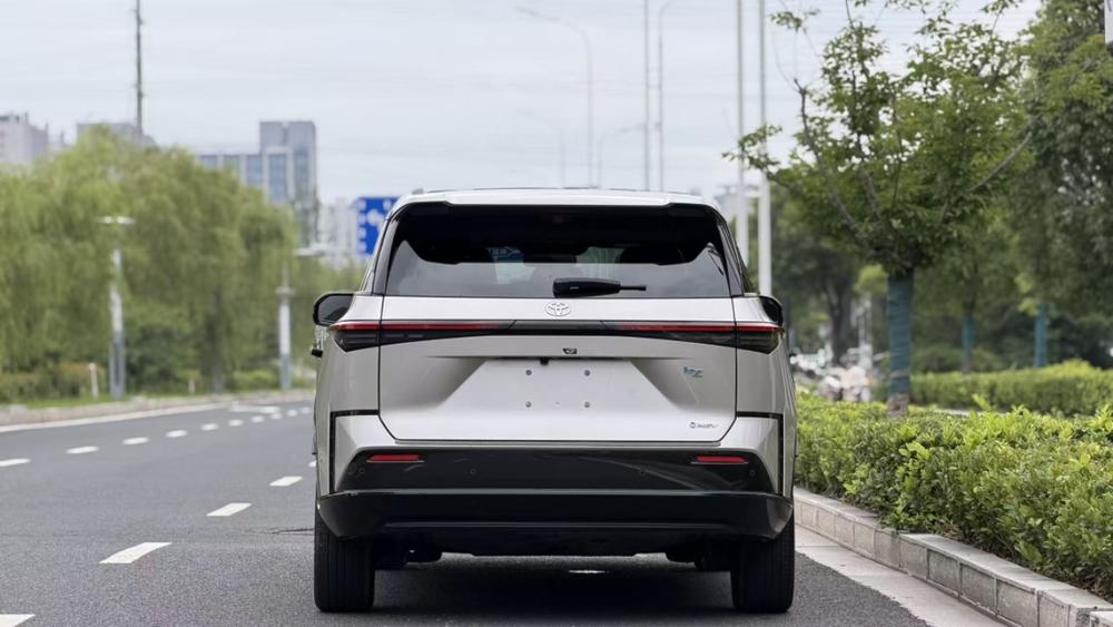 Toyota Bozhi 3X