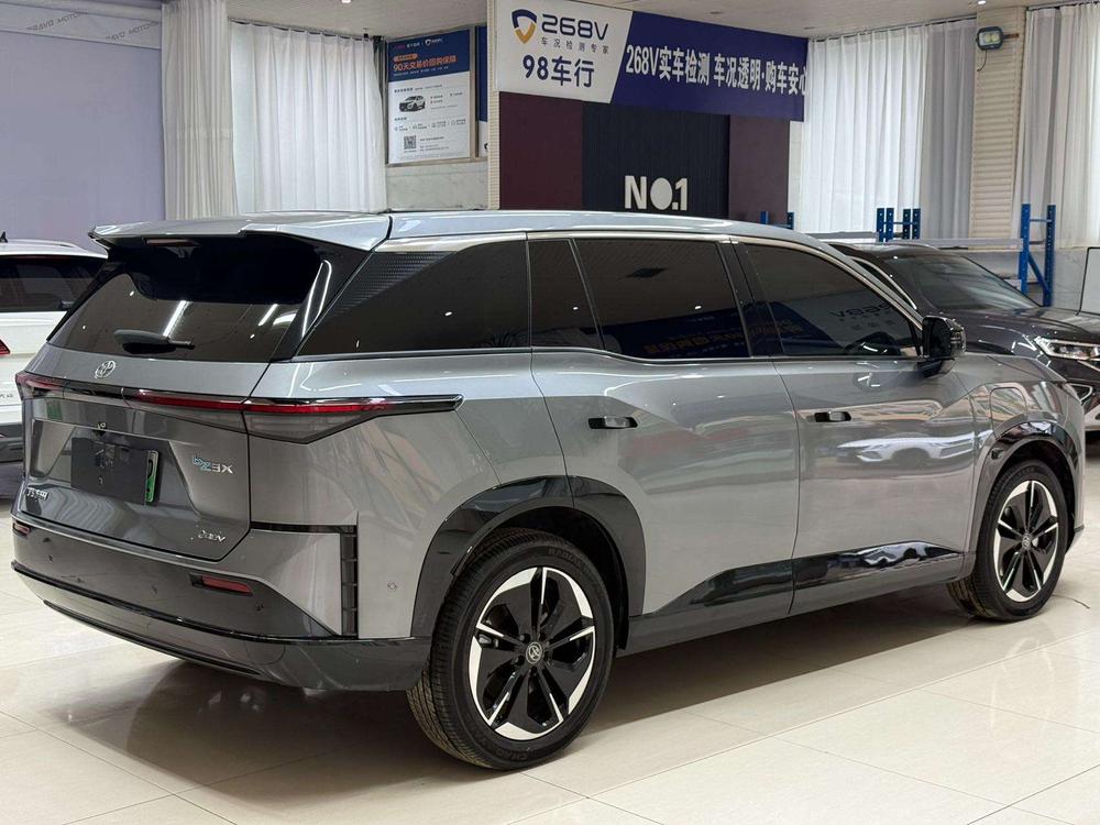 Toyota Bozhi 3X