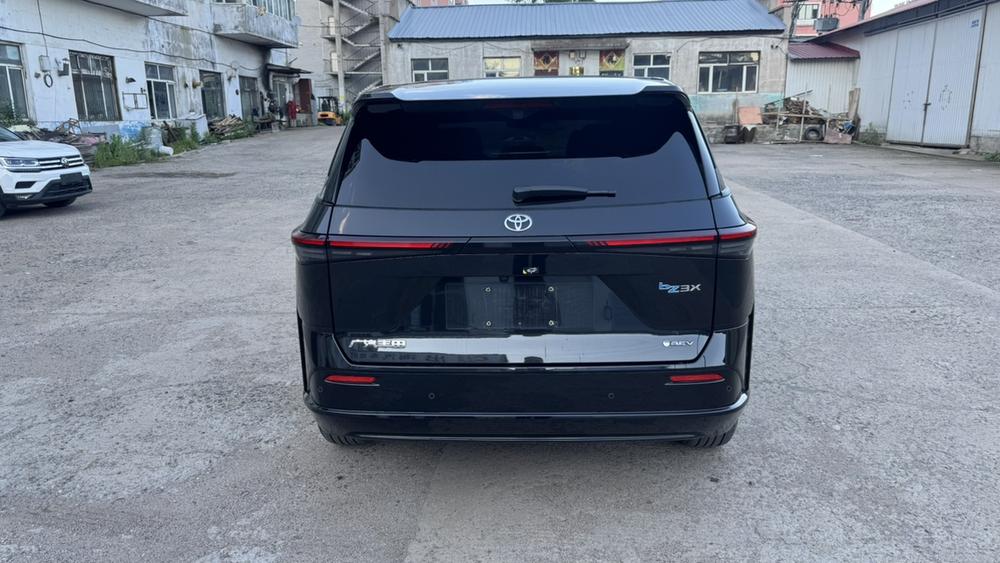 Toyota Bozhi 3X