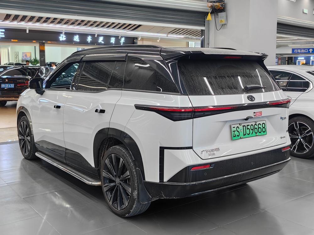 Toyota Bozhi 3X